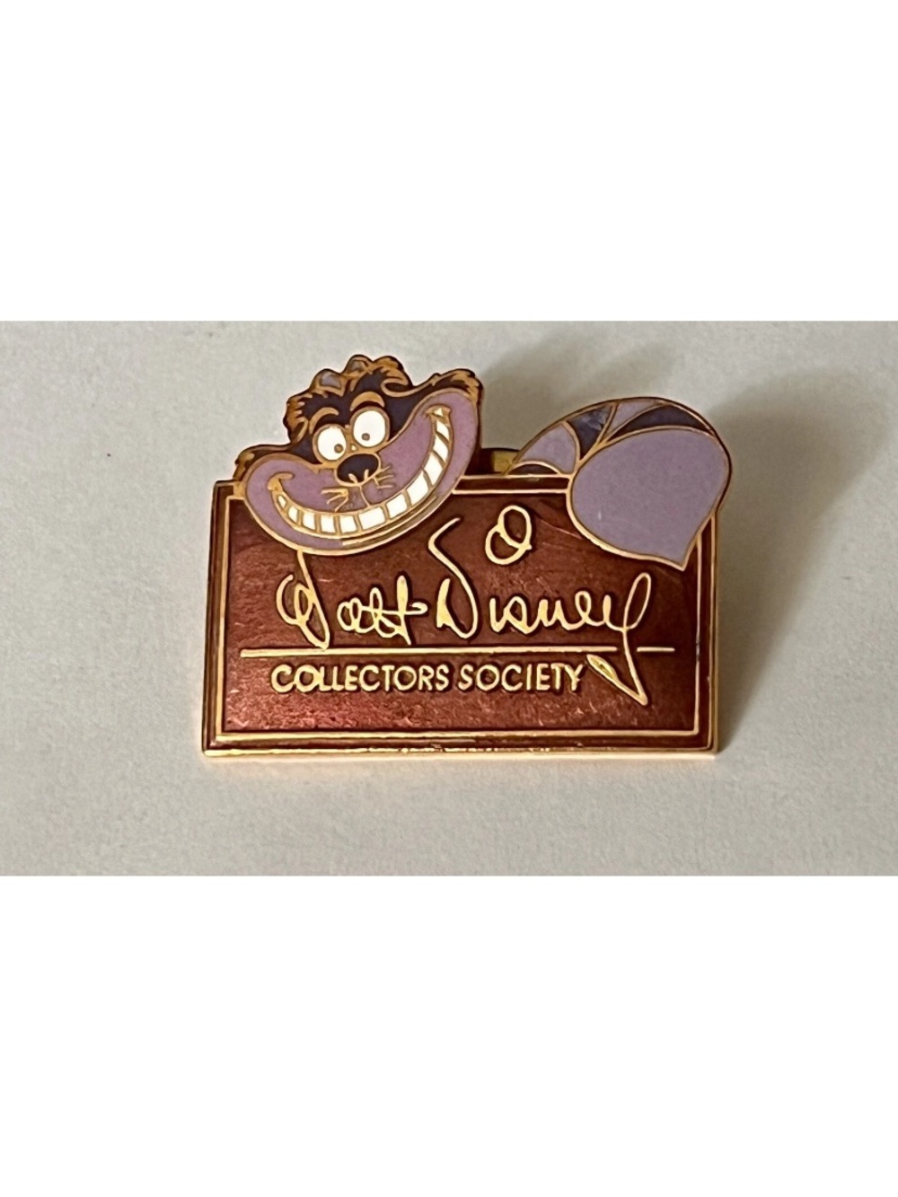 Cheshire Cat Alice In Wonderland Walt Disney Collectors Society Pin Retired 1994